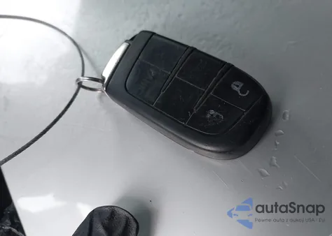 2016 Chrysler 300 300S z USA, uszkodzony, nr VIN 2C3CCABG4GH295201